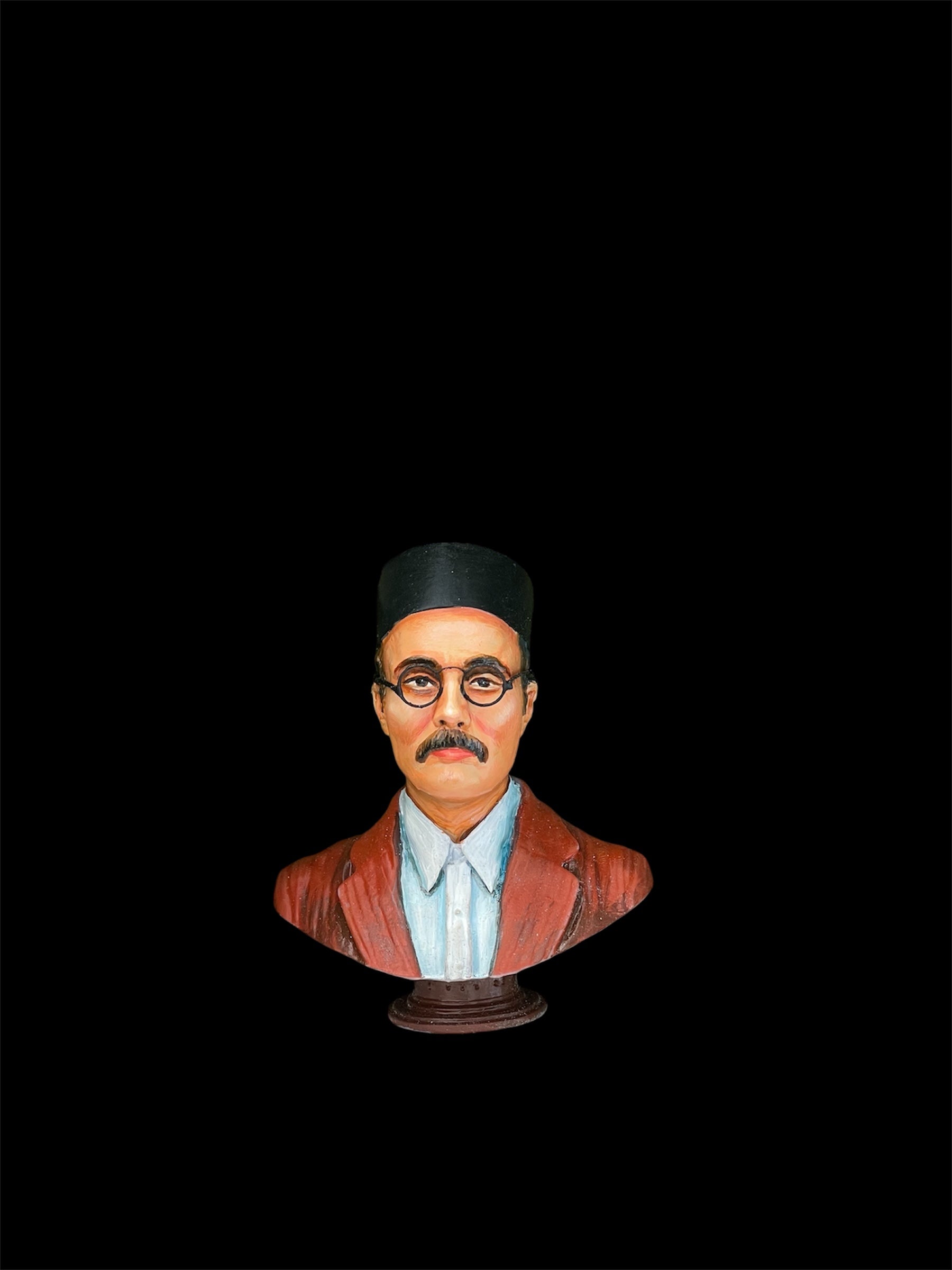 Vinayak Damodar Savarkar bust